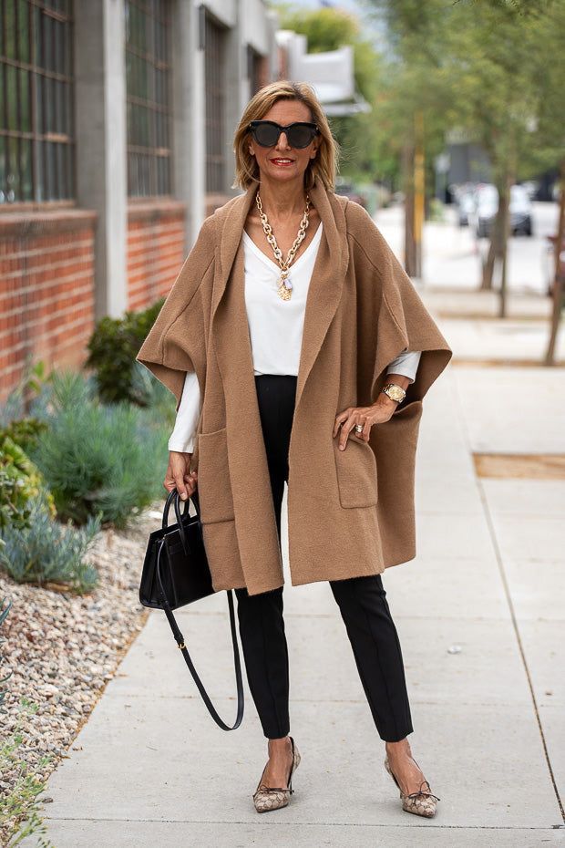 WhatsApp Image 2025-09-12 at 16.50.01 (1) Wool poncho - One Size - Image 1